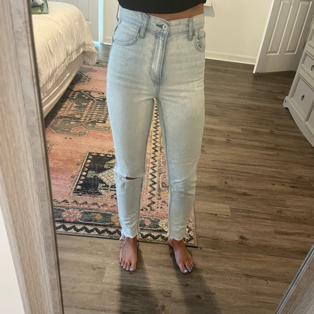 American Eagle High Rise Mom Jean